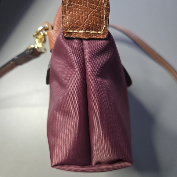 Elegant Burgundy Crossbody Bag - Picture 5 of 15
